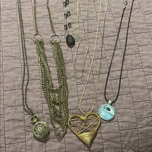 Lot of 6 Stylish Necklaces